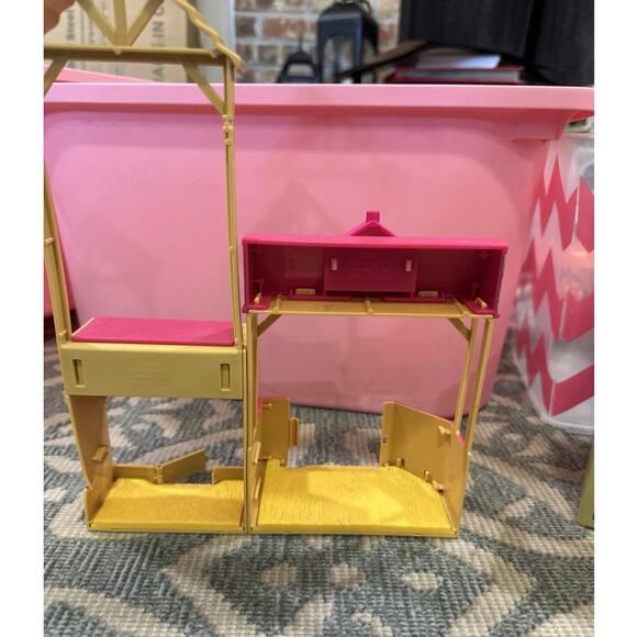 Barbie Sweet Orchard Farm Vet Stable with Animals Horse Pictured Is What You Get - Picture 6 of 7